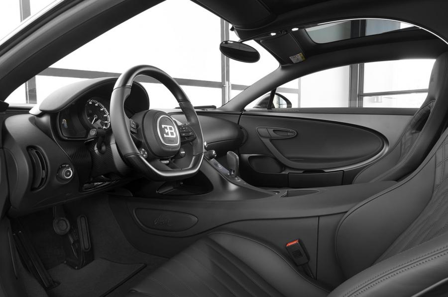 Интерьер Bugatti Chiron Noire (250) 2020 года  (фото 3 из 10)